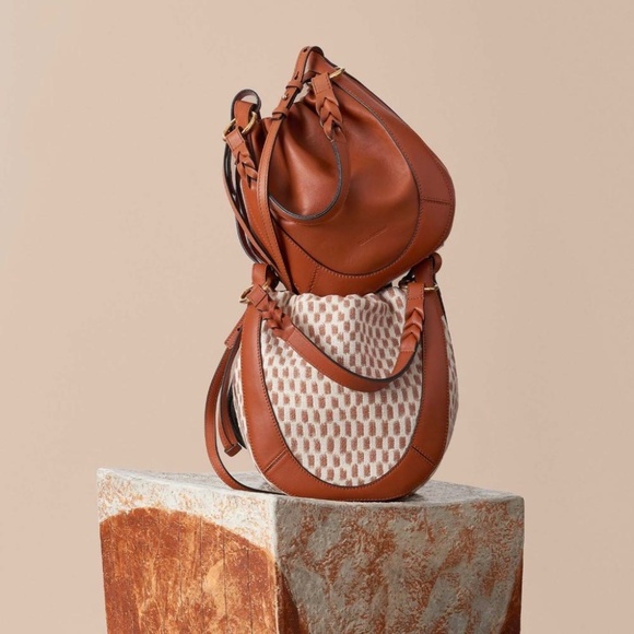 Ulla Johnson Hilma Top-Handle Leather Bucket Bag in Sienna Brown - Picture 4 of 16
